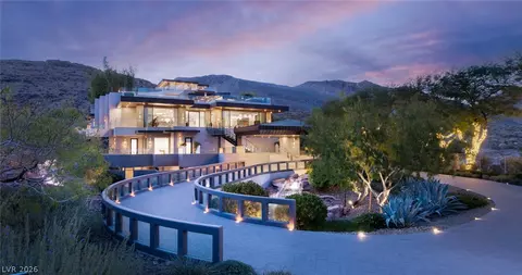 9 Echo Peak Ln, Las Vegas, NV 89135