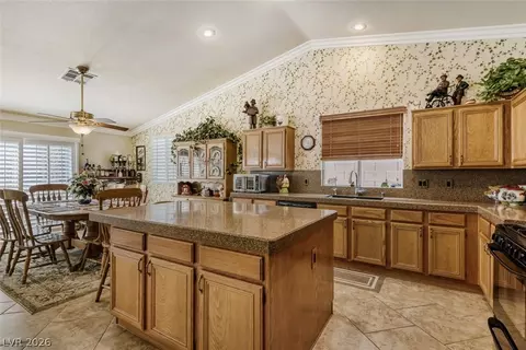 Kitchen - 189 Ruby Ridge Ave, Henderson, NV 89002 photo 2 of 3