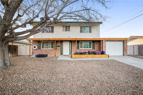 233 Kipling St, Las Vegas, NV 89107