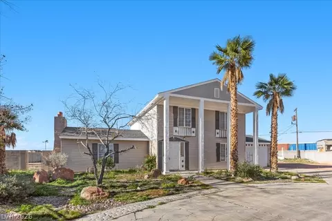 7477 Ullom Dr, Las Vegas, NV 89139
