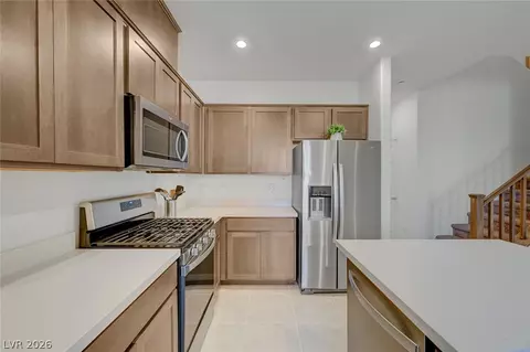 909 Kyanite Ln, Henderson, NV 89011
