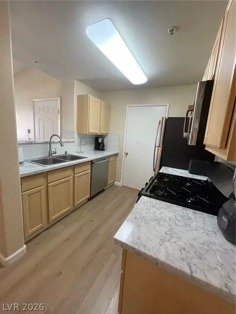 950 Seven Hills Dr #123, Henderson, NV 89052