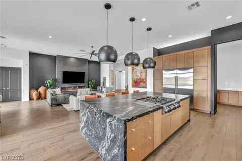 9521 Canyon Mesa Dr, Las Vegas, NV 89144