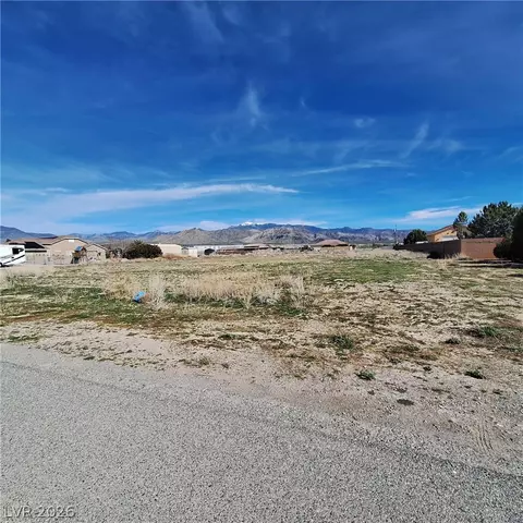 2801 S Rainbow Ave, Pahrump, NV 89048