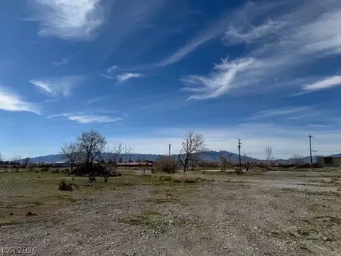 1461 E Nevada Highway 372 #6, Pahrump, NV 89048