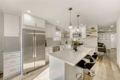8005 Draco Cir #101, Las Vegas, NV 89128