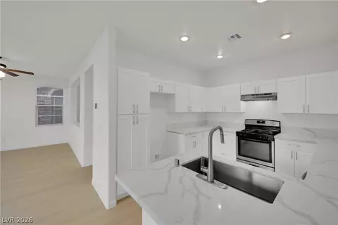 8668 Diamond Sand Ave, Las Vegas, NV 89178