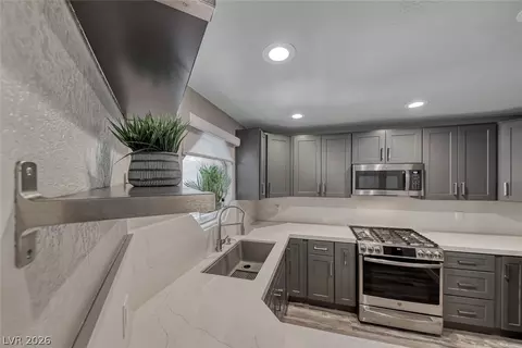 5018 S Rainbow Blvd #202, Las Vegas, NV 89118
