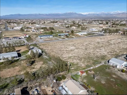 291 E Falcon St, Pahrump, NV 89048