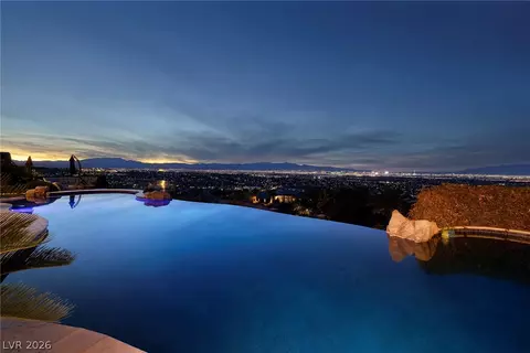 472 Saint Moritz Dr, Henderson, NV 89012