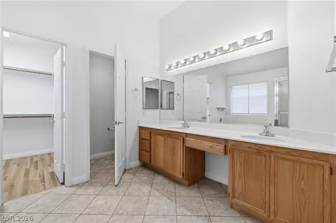 Bath - 312 W Warm Front St, Henderson, NV 89014 photo 3 of 3