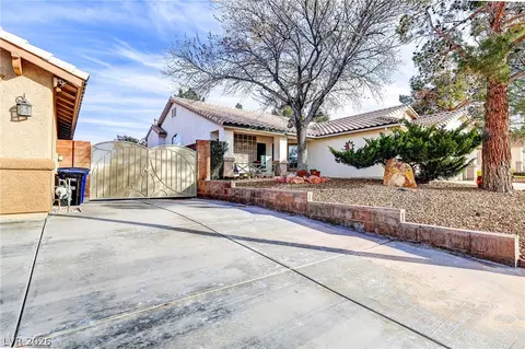 Exterior - 312 W Warm Front St, Henderson, NV 89014 photo 7 of 8