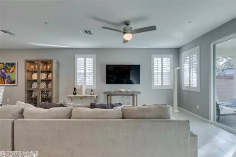 8387 Lagunilla Ave, Las Vegas, NV 89149