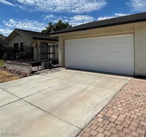 600 Woodmount Dr, Las Vegas, NV 89107