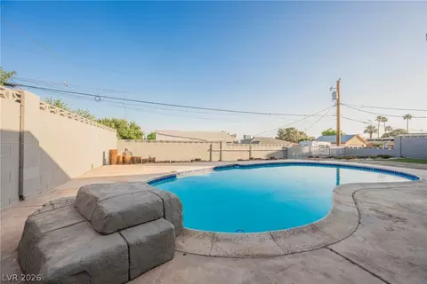 617 6th St, Boulder City, NV 89005