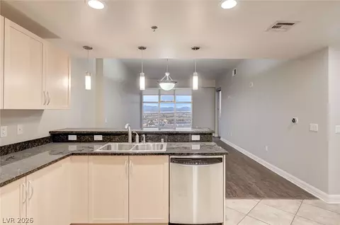 150 Las Vegas Blvd #1716, Las Vegas, NV 89101