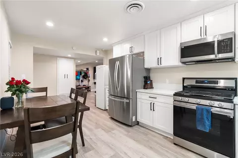 608 Mcdermit St, Las Vegas, NV 89107