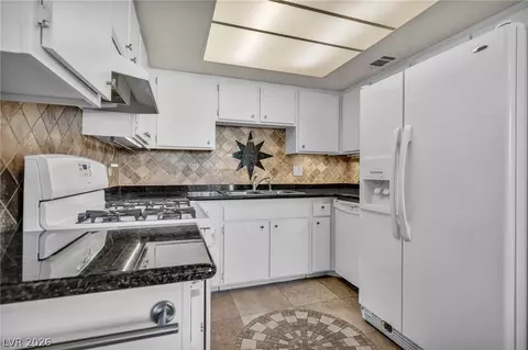 6412 Big Pine Way, Las Vegas, NV 89108
