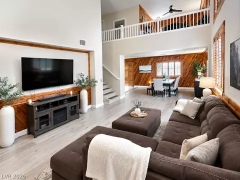 6228 Autumn Creek Dr, Las Vegas, NV 89130