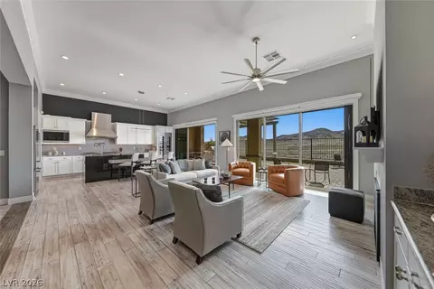 12335 Skyracer Dr, Las Vegas, NV 89138