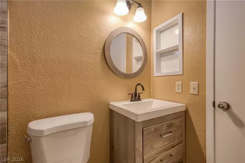 Bath - 3048 Soledad Dr, Laughlin, NV 89029 photo 4 of 5
