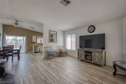 Living - 3048 Soledad Dr, Laughlin, NV 89029 photo 2 of 4