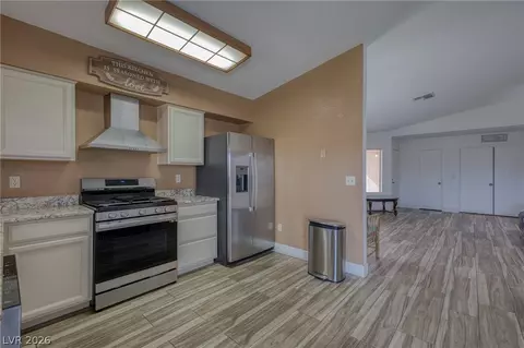 Kitchen - 3048 Soledad Dr, Laughlin, NV 89029 photo 2 of 4