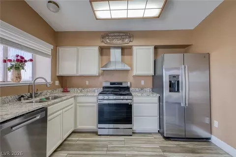 Kitchen - 3048 Soledad Dr, Laughlin, NV 89029 photo 3 of 4