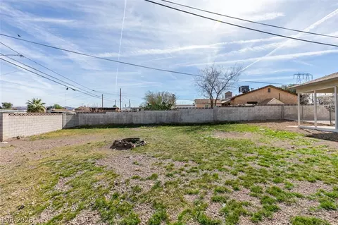Exterior - 254 W Basic Rd, Henderson, NV 89015 photo 8 of 9
