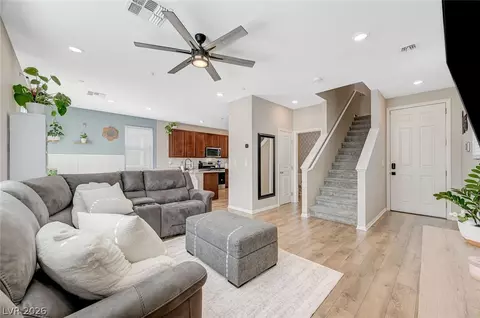 8423 Vacarez Dr, Las Vegas, NV 89149