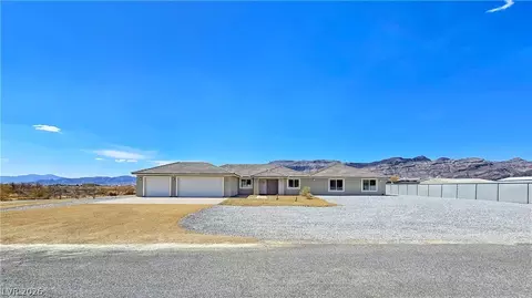 5880 Johnnie Mine St, Pahrump, NV 89060