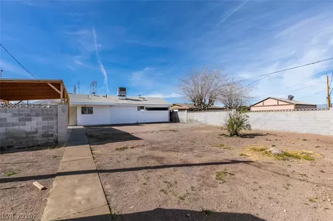 Exterior - 234 W Basic Rd, Henderson, NV 89015 photo 6 of 8