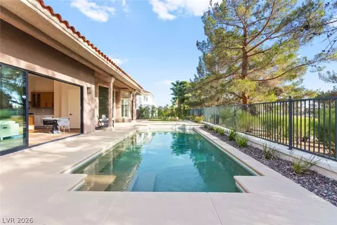 8649 Robinson Ridge Dr, Las Vegas, NV 89117