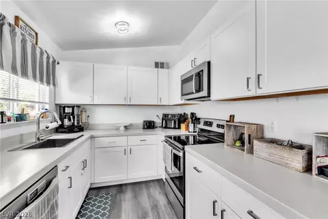 111 Maple St, Henderson, NV 89015