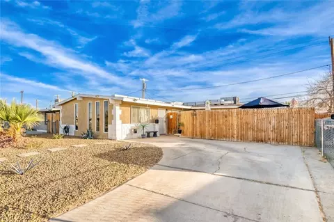 517 Frederick Ave, Las Vegas, NV 89106
