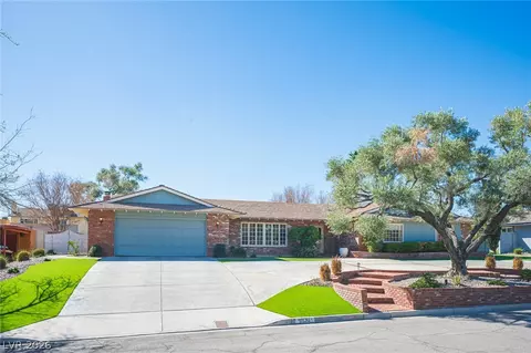 3675 Greencrest Dr, Las Vegas, NV 89121