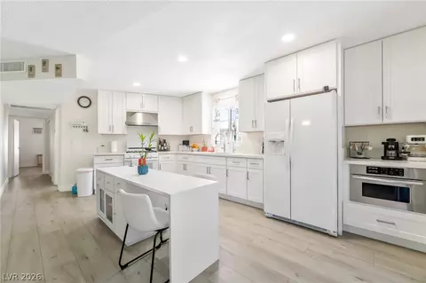 4982 Andover Dr, Las Vegas, NV 89122