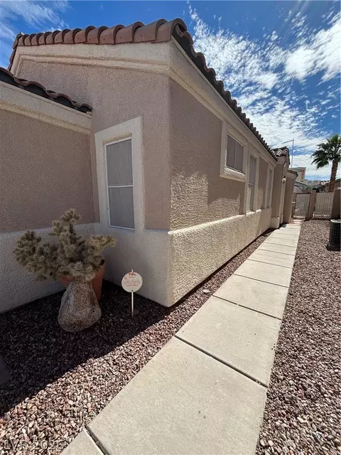 2661 Hillgrass Rd, Las Vegas, NV 89123