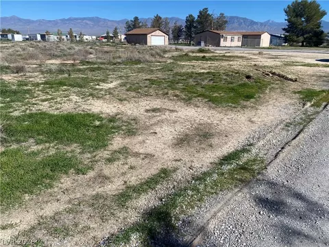 2830 Stardust St, Pahrump, NV 89060