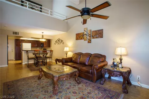 2753 Lodestone Dr, Las Vegas, NV 89117