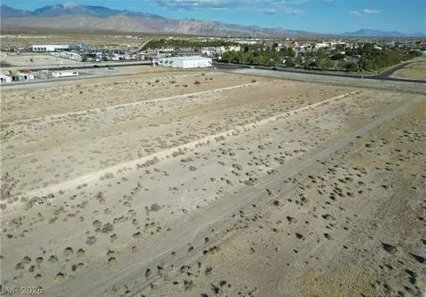 1061 S Plum St, Pahrump, NV 89048