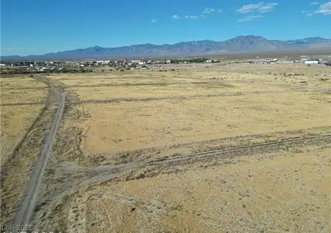 1581 Eaglewing St, Pahrump, NV 89048