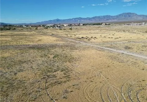 1480 E Geronimo St, Pahrump, NV 89048