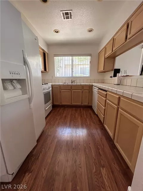 Kitchen - 2207 Camel Mesa Dr, Laughlin, NV 89029 photo 2 of 2