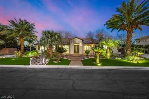 7840 Thunder Echo St, Las Vegas, NV 89131