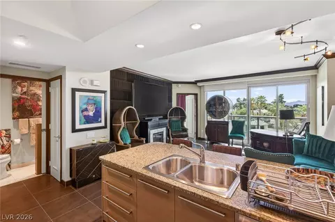 322 Karen Ave #204, Las Vegas, NV 89109