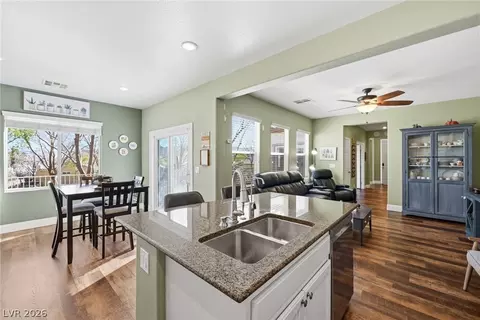 929 Altaville Ct, Las Vegas, NV 89138