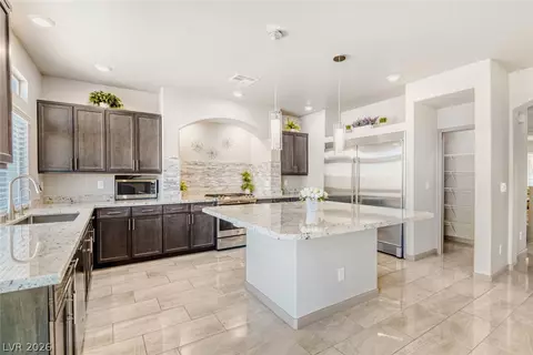 8606 Elk Run Ct, Las Vegas, NV 89139