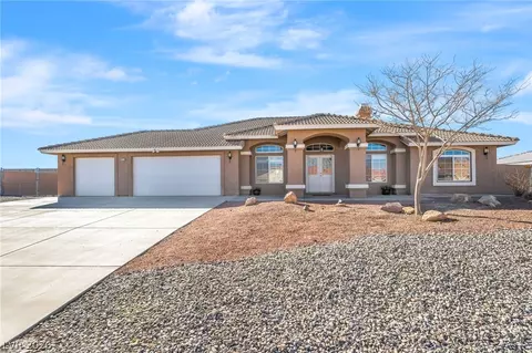 6711 Longmeadow Dr, Pahrump, NV 89061