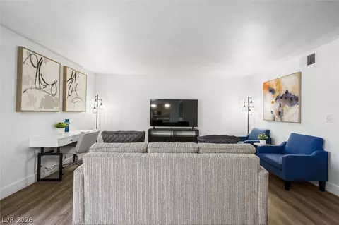 5404 River Glen Dr #353, Las Vegas, NV 89103